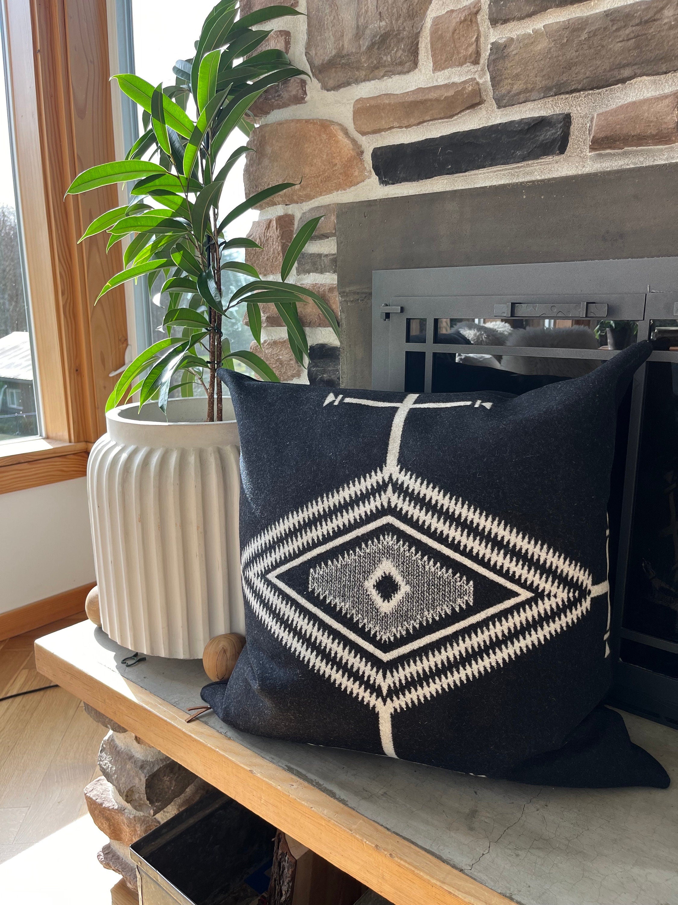 Los Ojos Wool Pillow Cover: Black Cream Throw Pillow (24x24)