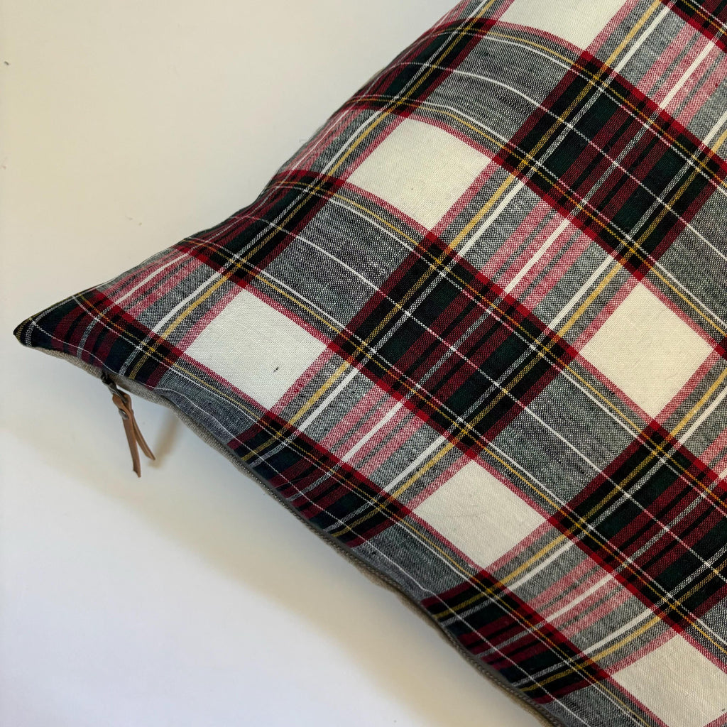 Plaid Linen Christmas Pillow Cover: Exposed Zipper, Handcrafted